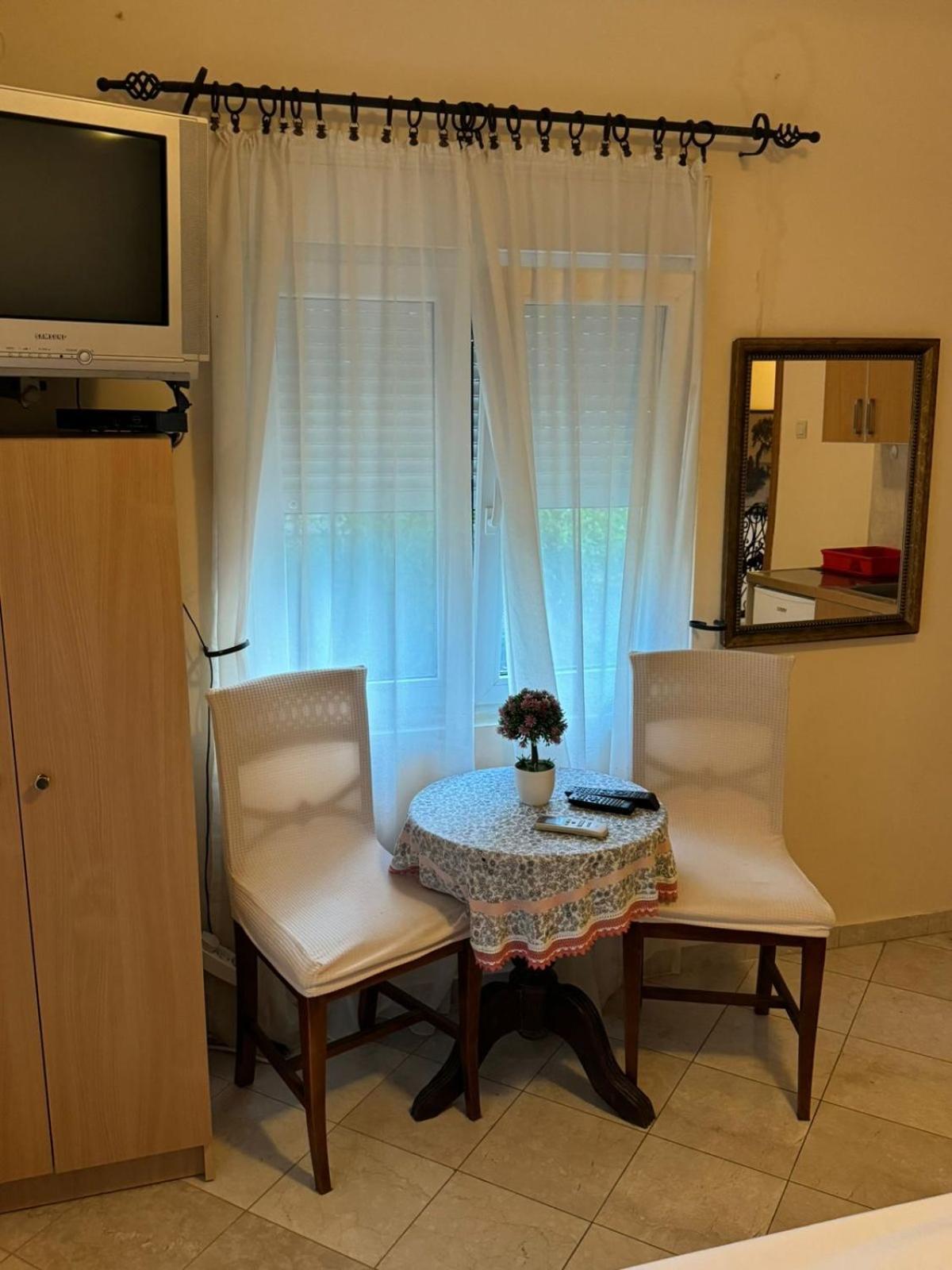 Studio On The Coast, With A View Of The Sunrise,Free We-Fi Kotor Extérieur photo