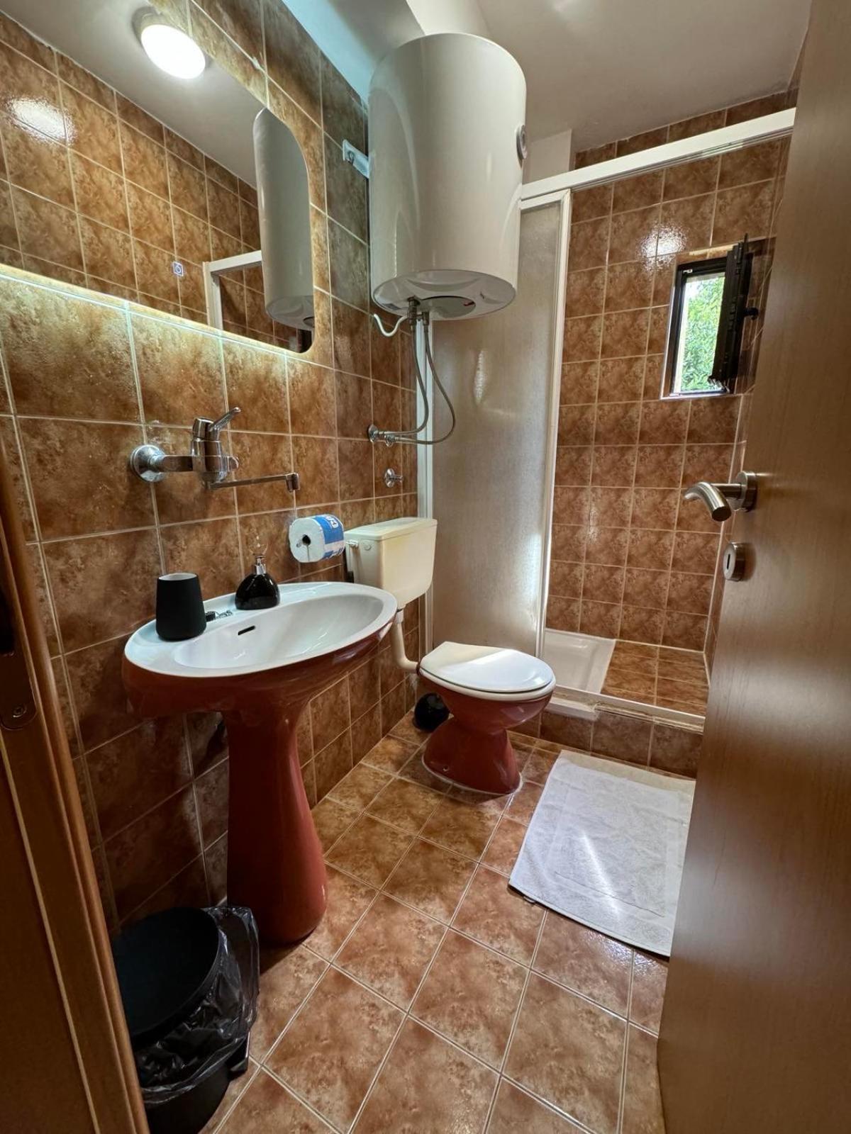 Studio On The Coast, With A View Of The Sunrise,Free We-Fi Kotor Extérieur photo