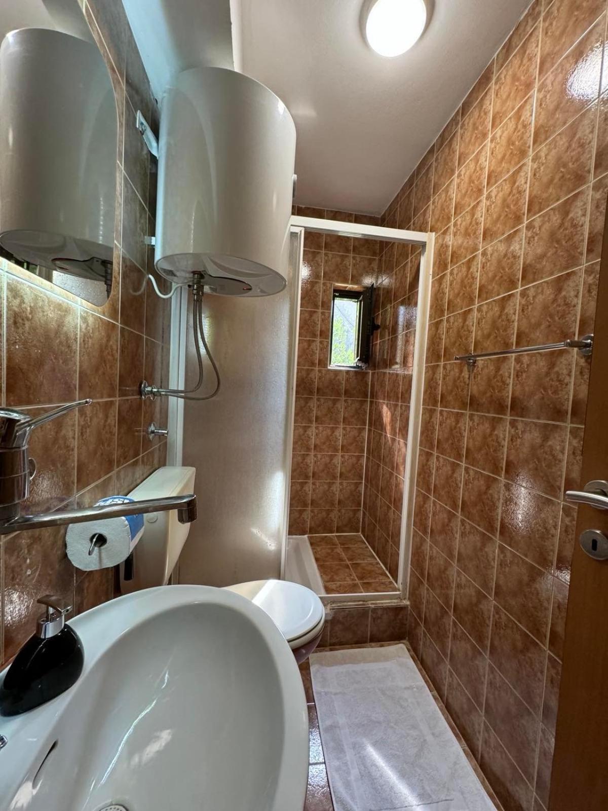 Studio On The Coast, With A View Of The Sunrise,Free We-Fi Kotor Extérieur photo